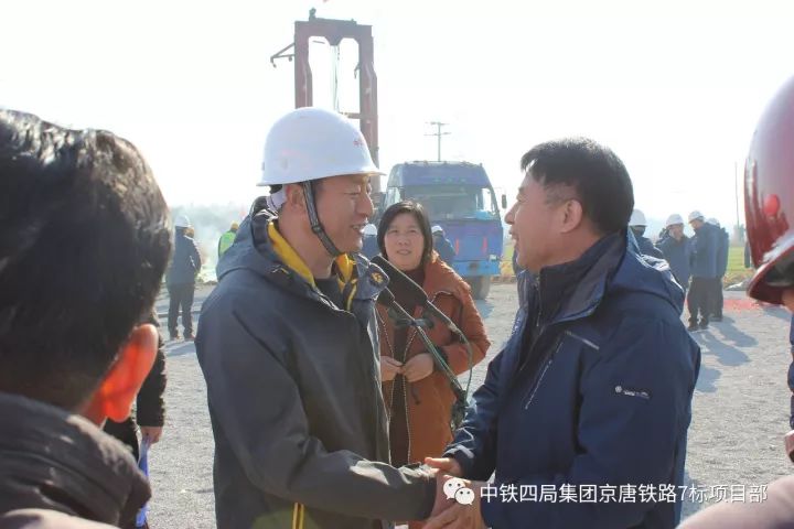 b581b623769fc59761cc56559cdc17cd.jpg