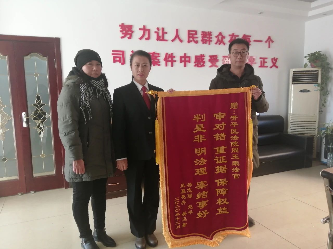 fdf7a32bbec22ad0d29b132eda14366c.jpg